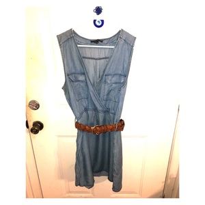 Denim sleeveless Dynamite dress with brown belt